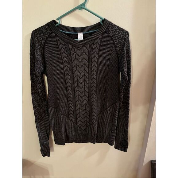 Ivivva Shirt - Picture 1 of 3
